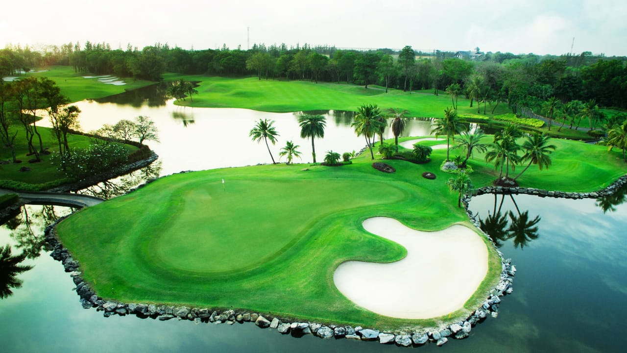 Alpine Golf Club จ.ปทุมธานี
